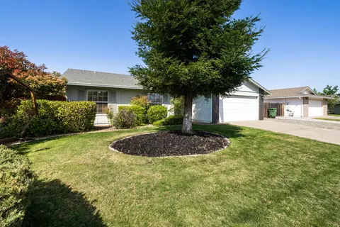 3132 Seminole Dr, Redding, CA 96001 photo 2