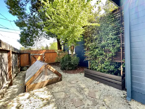 774 West St, Redding, CA 96001 photo 23