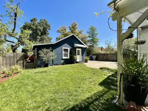 774 West St, Redding, CA 96001 photo 8