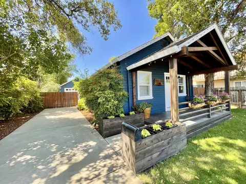 774 West St, Redding, CA 96001 photo 1