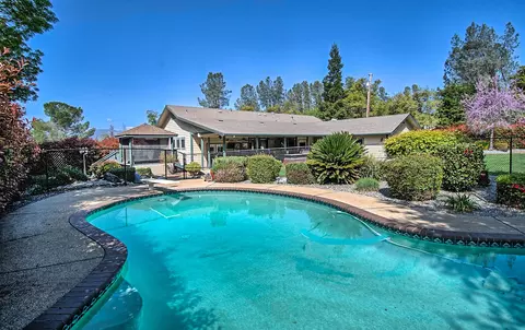 19060 Hollow Ln, Redding, CA 96003 photo 2