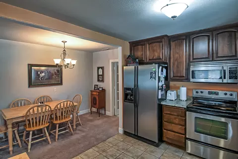6954 Pistachio Ln, Redding, CA 96002 photo 13