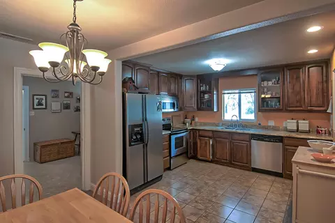6954 Pistachio Ln, Redding, CA 96002 photo 10