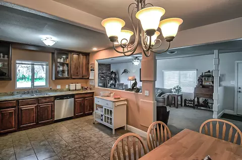 6954 Pistachio Ln, Redding, CA 96002 photo 11