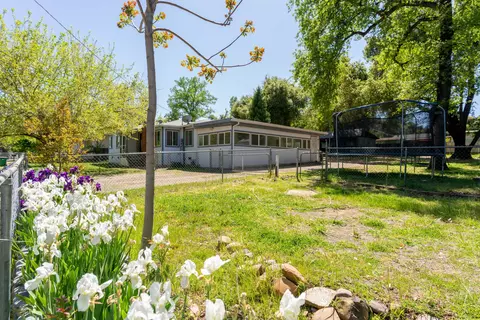 7016 Carroll Ln, Anderson, CA 96007 photo 10