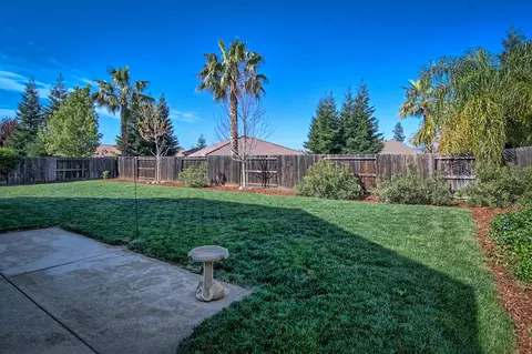 4322 Chinook Dr, Redding, CA 96002 photo 3