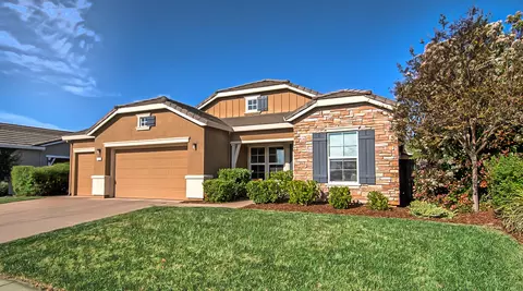 4322 Chinook Dr, Redding, CA 96002 photo 2