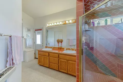 8302 Whispering Oaks Rd, Redding, CA 96002 photo 23