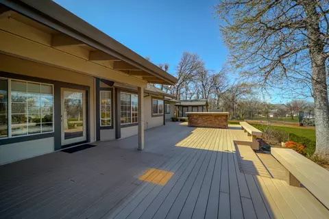 8302 Whispering Oaks Rd, Redding, CA 96002 photo 32