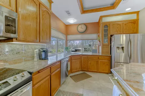 8302 Whispering Oaks Rd, Redding, CA 96002 photo 12