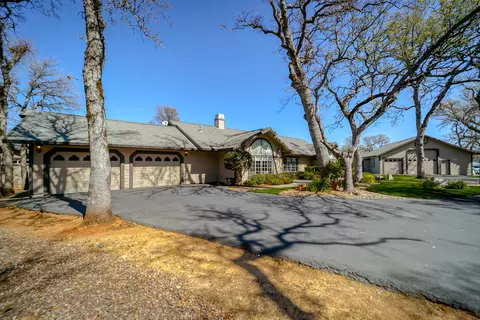 8302 Whispering Oaks Rd, Redding, CA 96002 photo 1