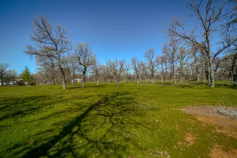 8302 Whispering Oaks Rd, Redding, CA 96002 photo 43