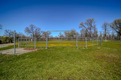 8302 Whispering Oaks Rd, Redding, CA 96002 photo 42