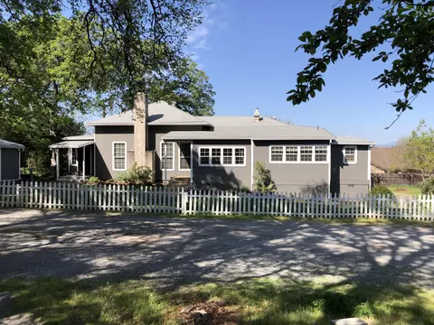 1344 Oakdale Ln, Redding, CA 96002 photo 1