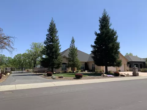 1117 Hope Ln, Redding, CA 96003 photo 2