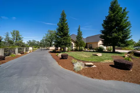 1117 Hope Ln, Redding, CA 96003 photo 5