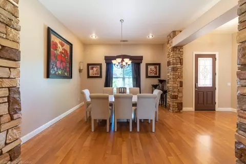 1117 Hope Ln, Redding, CA 96003 photo 8