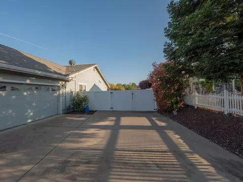 2870 Highland Bluffs Dr, Red Bluff, CA 96080 photo 12