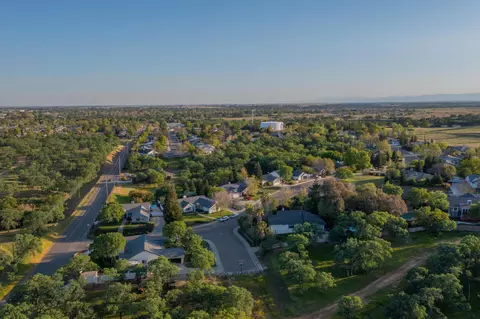 2870 Highland Bluffs Dr, Red Bluff, CA 96080 photo 2