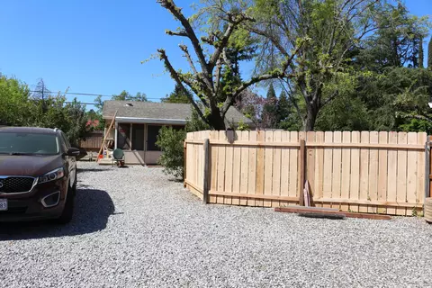 6936 Riata Dr, Redding, CA 96002 photo 5