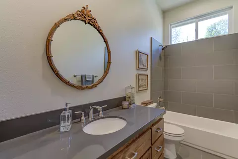 3310 Hotlam Rd, Redding, CA 96002 photo 8