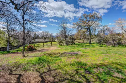 19326 Lexington Ln, Redding, CA 96003 photo 11