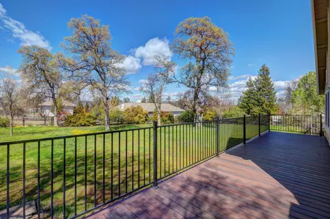 19326 Lexington Ln, Redding, CA 96003 photo 7