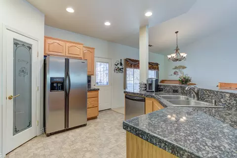 22063 Hidden Valley Dr, Redding, CA 96003 photo 4