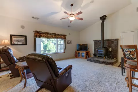22063 Hidden Valley Dr, Redding, CA 96003 photo 7