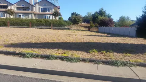 931 River Bend Rd, Redding, CA 96003 photo 2
