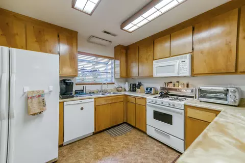 1851 Vega St, Redding, CA 96002 photo 10