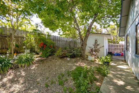 1851 Vega St, Redding, CA 96002 photo 16