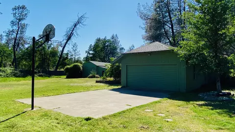 6792 Digger Pine Ln, Anderson, CA 96007 photo 3