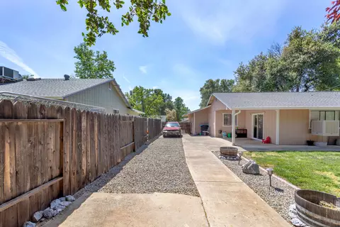 1858 Tiburon Dr, Redding, CA 96003 photo 23