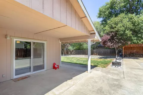 1858 Tiburon Dr, Redding, CA 96003 photo 18