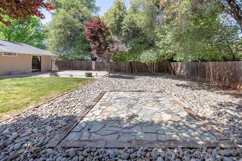 1858 Tiburon Dr, Redding, CA 96003 photo 22