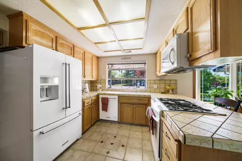 20224 Goleta Ct, Redding, CA 96002 photo 6