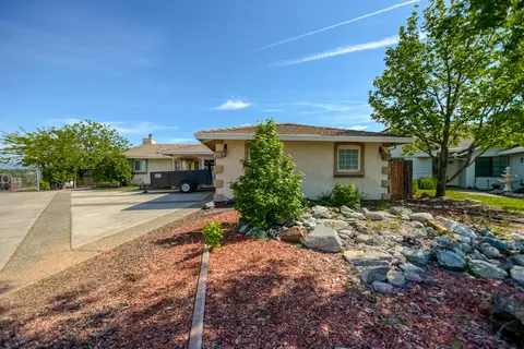 791 Teakwood Dr, Redding, CA 96003 photo 2