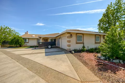 791 Teakwood Dr, Redding, CA 96003 photo 3