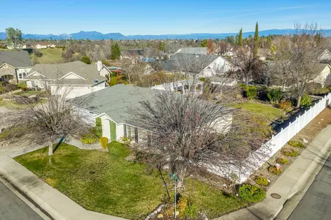 4397 Wild Lilac Ct, Redding, CA 96001 photo 3