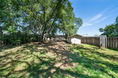 1865 Carleton St, Redding, CA 96002 photo 9