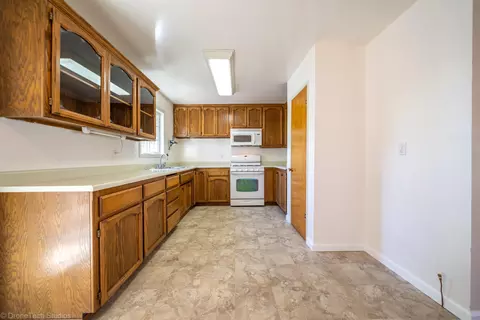 5843 Sierra Dr, Redding, CA 96003 photo 12