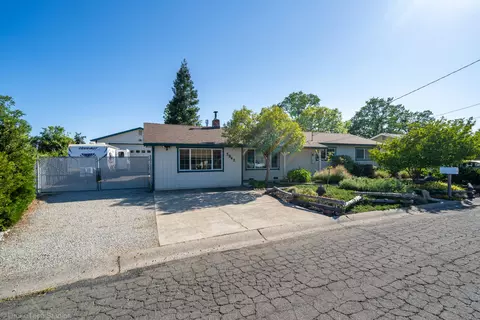5843 Sierra Dr, Redding, CA 96003 photo 1