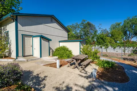 5843 Sierra Dr, Redding, CA 96003 photo 37