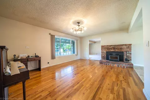 5843 Sierra Dr, Redding, CA 96003 photo 9