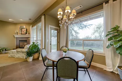 2977 Nicolet Ln, Redding, CA 96001 photo 9