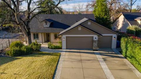 2977 Nicolet Ln, Redding, CA 96001 photo 1