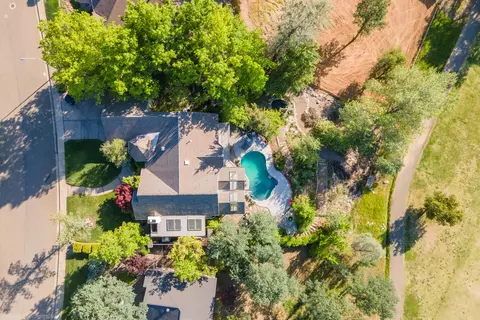 6306 Carmel Dr, Redding, CA 96003 photo 32
