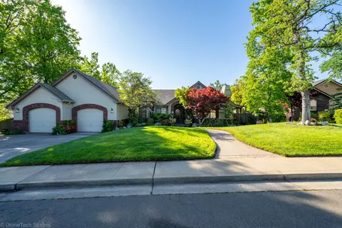 6306 Carmel Dr, Redding, CA 96003 photo 1