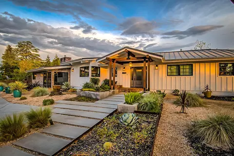 900 Sierra Vista Dr, Redding, CA 96001 photo 2